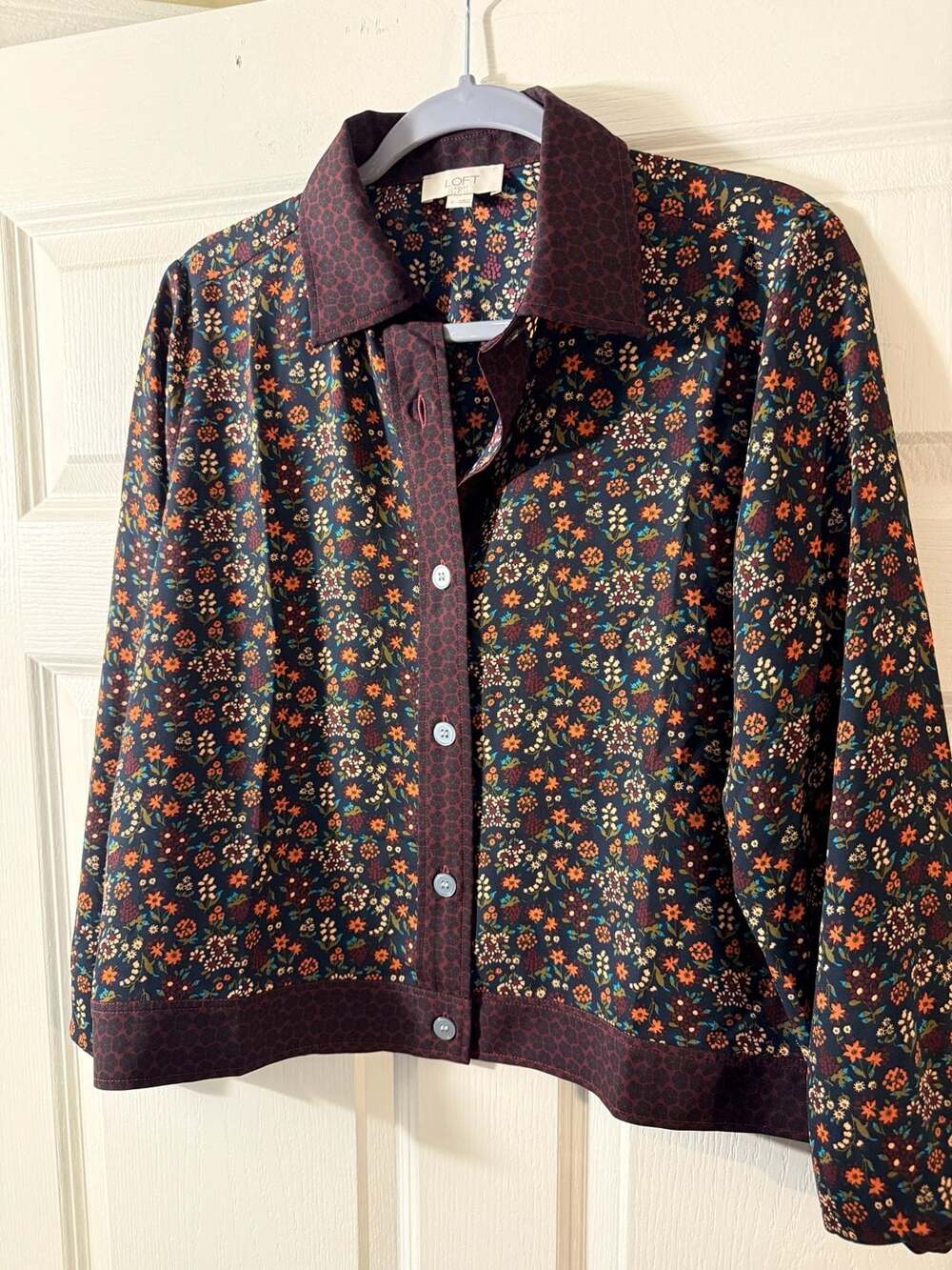 LOFT Outlet Floral Button Up Shirt Size S Burgundy Black Long Sleeve